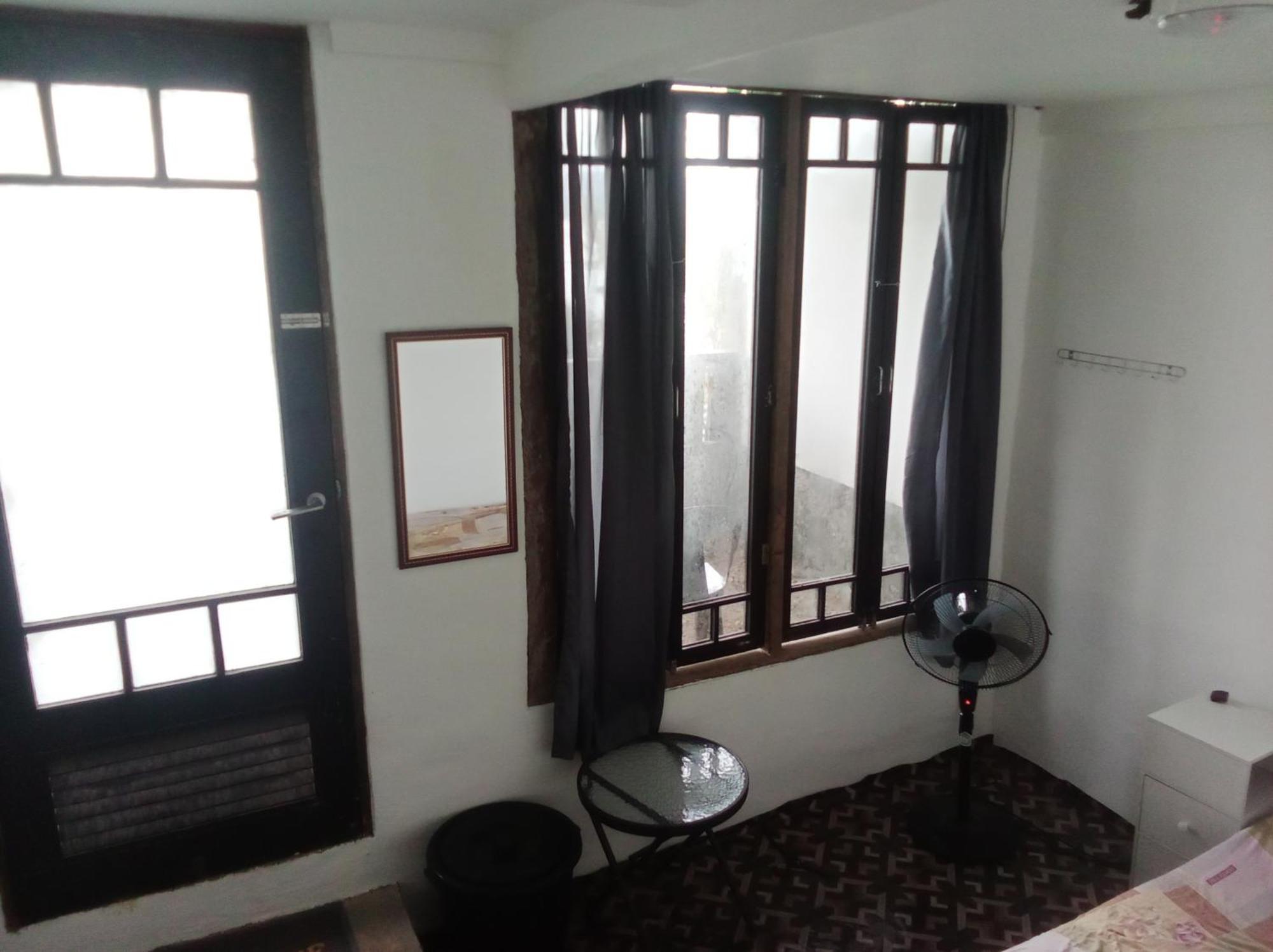 El Nido Bayview Apartment Room photo